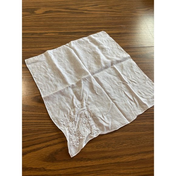 White embroidered handkerchiefs - Picture 2 of 16